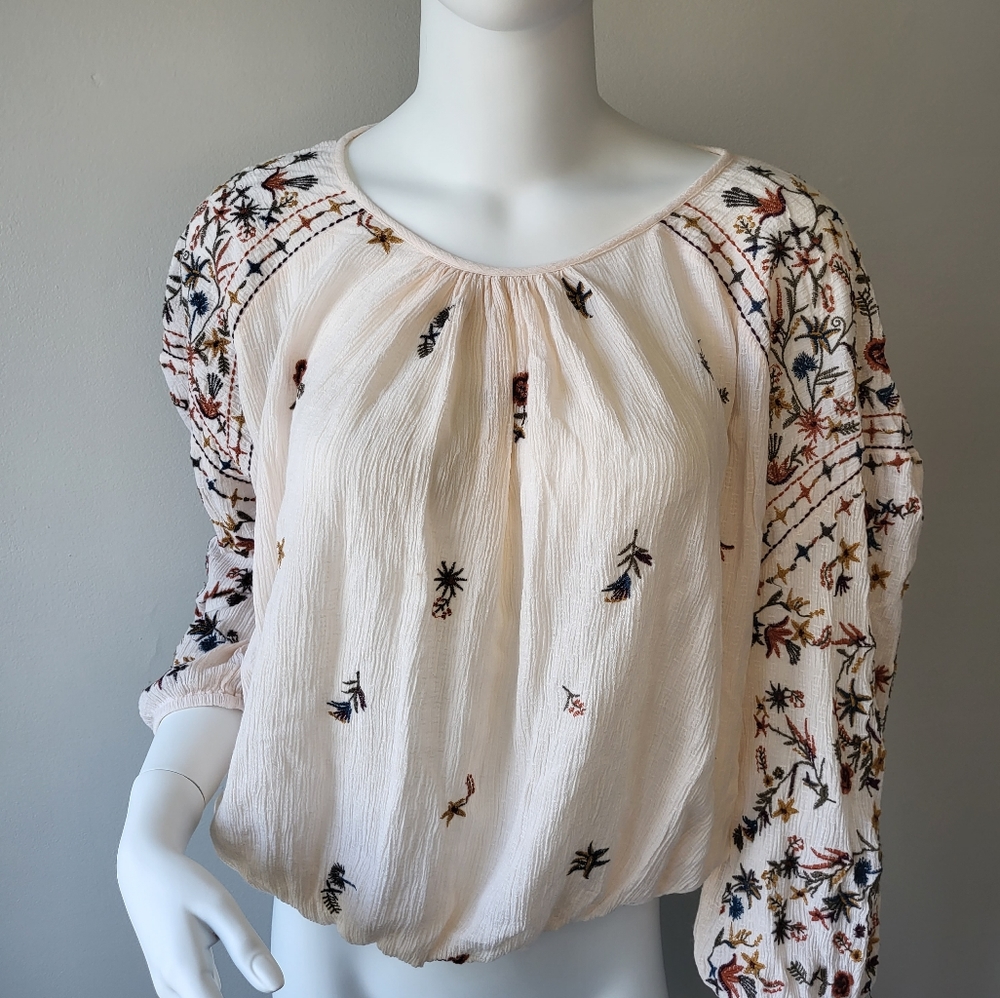 Dex bohemian Floral Embroidered ¾ Sleeve Cream Blouse